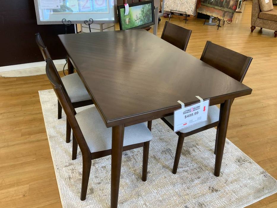 Northridge Home Dining Table & 4 chairs